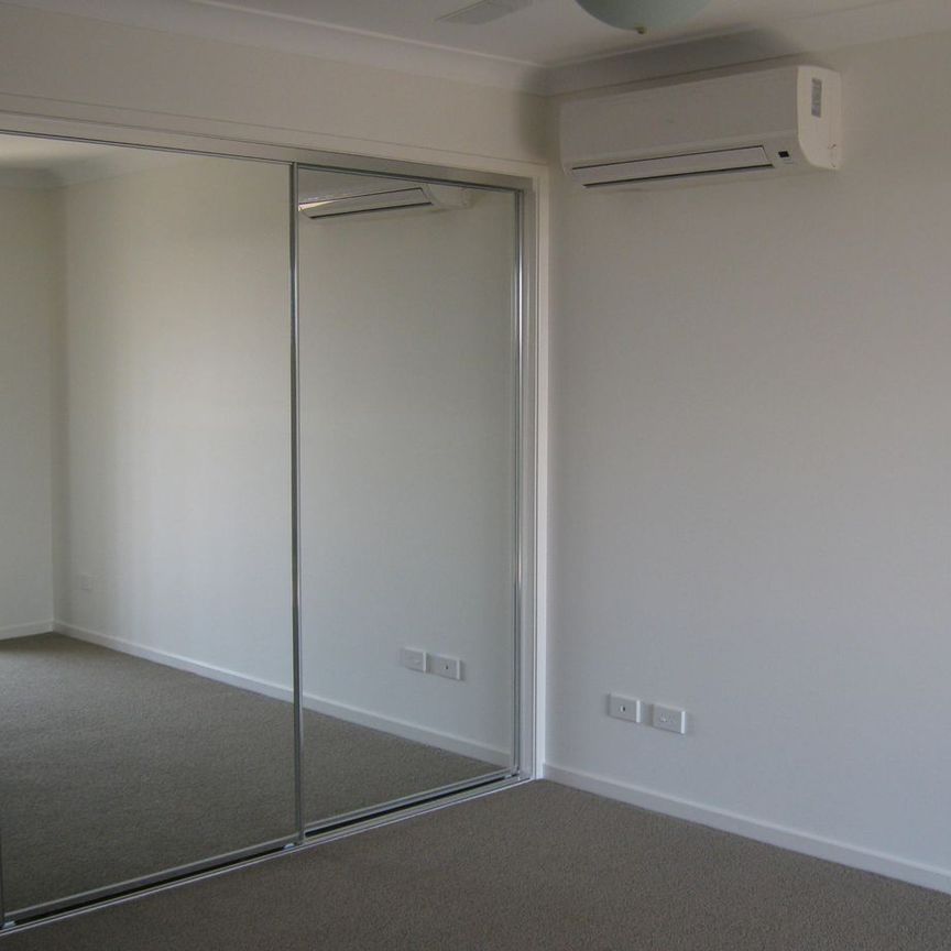 3 BEDROOMS! NEAR NORTH LAKES! - Photo 1