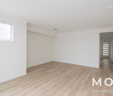 BRAND NEW 3 x 2 KARDINYA HOME IN GREAT LOCATION - Photo 3