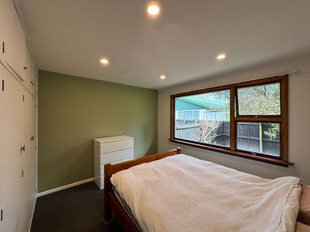 Charming 2-Bedroom Home in Riccarton: Ideal Location for Modern Living! - Photo 5