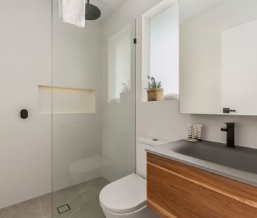 94 Manton Road, Clayton VIC 3168 - House For Rent | Domain - Photo 2