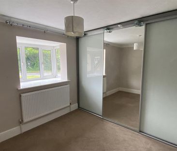 6 bedroom detached house to rent - Photo 4