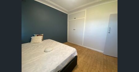 4-5br Original Home + Garage Fronting Botany Bay/Georges River - Photo 2