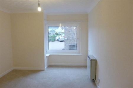 1 bedroom retirement property to rent - Photo 5