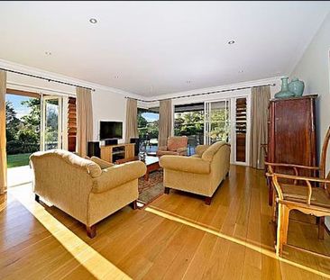 4 Bedrooms in Flat Bush - Photo 1