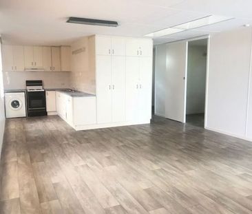 3 Chibnall St, Port Elliot SA 5212 - House For Rent | Domain - Photo 1