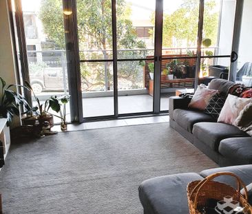 Generous 1 Bedroom Apartment plus Large Multi- Use Room - Photo 6