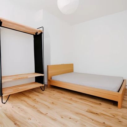 4 Bedroom 1 Bathroom room3 - Photo 1