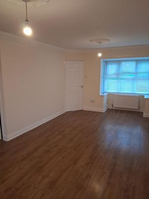 2 bedroom end of terrace house to rent - Photo 1