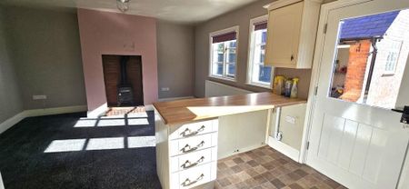 2 bedroom semi-detached house to rent - Photo 2