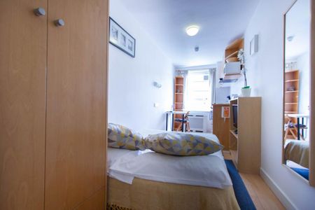 Flat 16 Penywern Road, Earls Court SW5 9SX - Photo 2