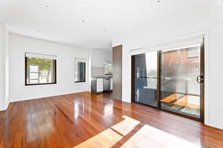 1/2 Myrtle Grove, Preston VIC 3072 - Photo 4
