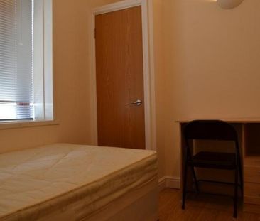 Coburn StreetCathays, CF24 4BR - Photo 3
