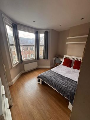 1 bedroom in a house share to rent - Photo 1