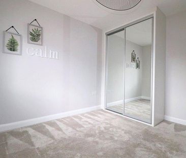 3 bedroom link detached house to rent - Photo 4