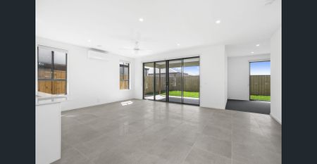 Modern Masterpiece - Photo 5