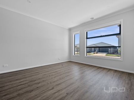 BRAND NEW 4 BEDROOM FAMILY HOME - Photo 5