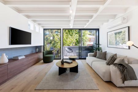 Unique, Light-Filled Sanctuary in the Heart of Carlton - Photo 3