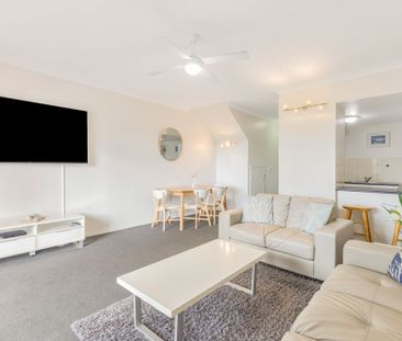 RAINBOW BAY TOWNHOUSE WITH HARBOUR VIEWS - furnished - Photo 3