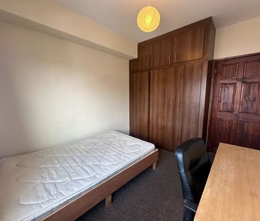 4 Bed Semi-Detached House, Bonnington Road, LE2 - Photo 2