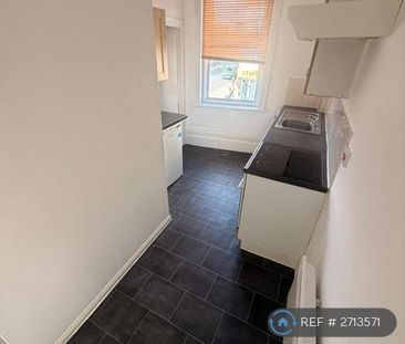 Studio to rent - Photo 6