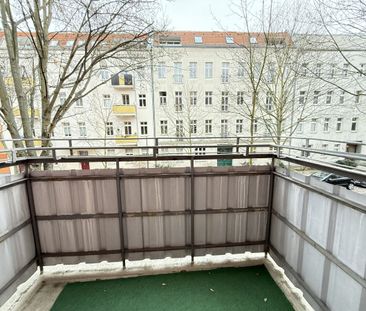 Großzügig geschnittene Balkonwohnung, in zentraler Lage ***Laminatf... - Foto 1