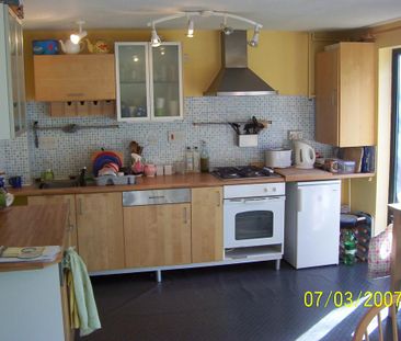 1 bedroom in a house share to rent - Photo 5