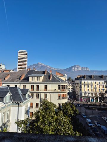 CHAMBERY CENTRE Beau T4 de 105 m² – ref 137 - Photo 2