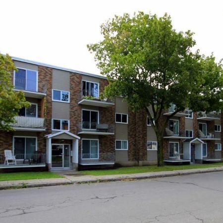 JUIN, 2 1/2, SECTEUR DE CHOIX - Photo 4