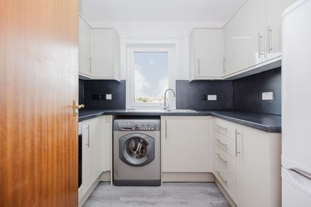 9035L Easter Warriston, Edinburgh, EH7 4QZ - Photo 5