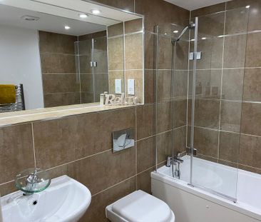 1 bedroom in a house share to rent - Photo 2