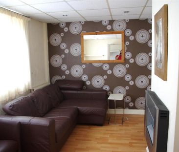 5 bedroom house to rent - Photo 2