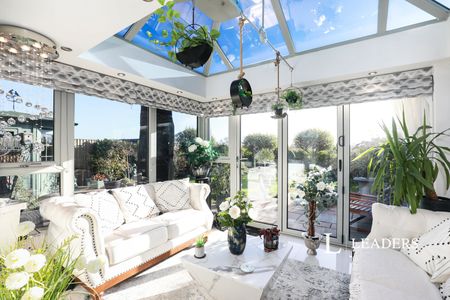 3 bedroom house to rent Snape Hall Barns, Snape Lane, Crewe, CW2 - Photo 3