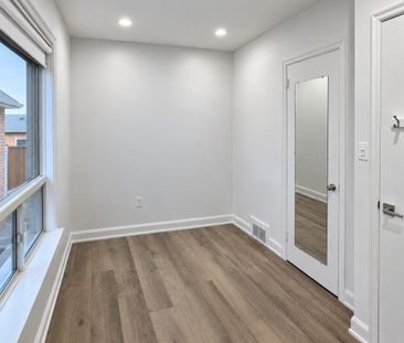 For Lease - 27 Inchcliffe Crescent Unit# Upper, Toronto, Ontario - Photo 4