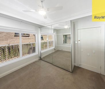 Charming Multi Room Family Home Situated On Parramatta CBD Fringe -... - Photo 4