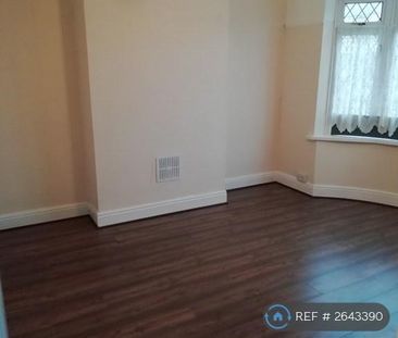 4 bedroom semi-detached house to rent - Photo 1