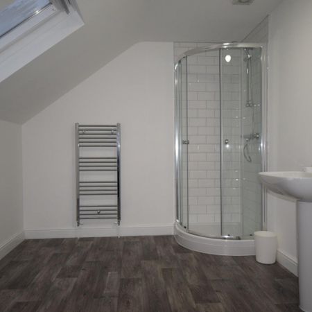 1 bedroom Flat To Let - Photo 4