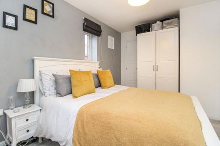 2 bedroom semi-detached house to rent - Photo 4