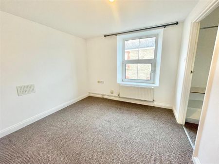 2 bedroom end of terrace house to rent - Photo 4