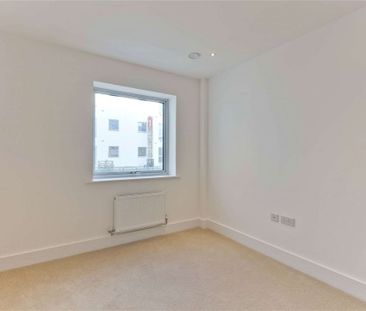 A one bedroom apartment conveniently positioned close to Guildford ... - Photo 6