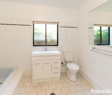 PERFECTLY POSITIONED - Photo 3