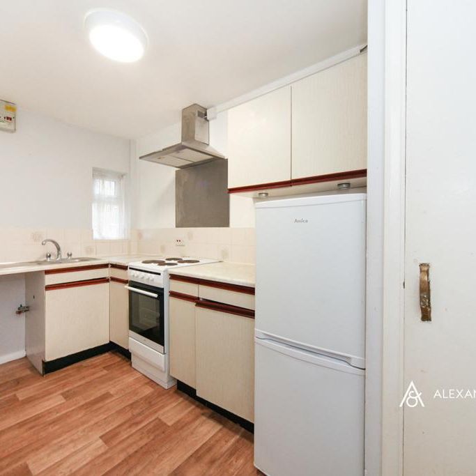 House to rent - Photo 1