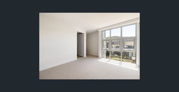 Modern Marina-View Apartment in Martha Cove - Photo 1