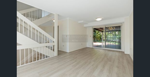 Three Bedrooms Townhouse - Photo 1