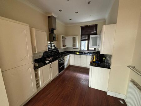 3 bedroom flat to rent - Photo 5