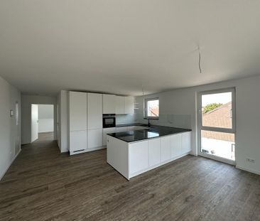 Moderne 4,5-Zimmer Dachgeschosswohnung mit Smart-Home und Einbauküche - Foto 4