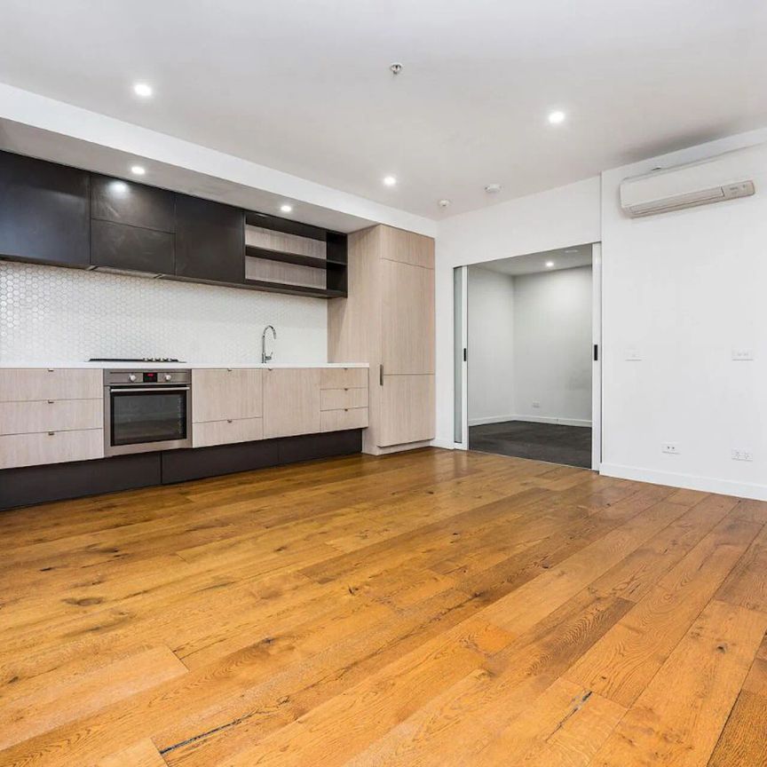 Unit 305/14 Anderson Street, West Melbourne. - Photo 1