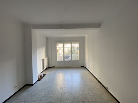 Location Appartement 3 pièces 57m² TOULON 83000 - Photo 3