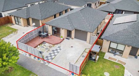 Charming 3BR Home in Takanini! Kauri Flat School - Photo 5