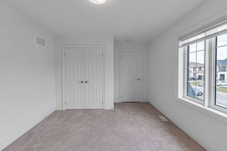 For Lease - 13 Sandhill Crescent, Adjala-Tosorontio, Ontario - Photo 4