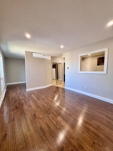 For Lease - 62 Bloor Street Unit# 1, Oshawa, Ontario - Photo 2